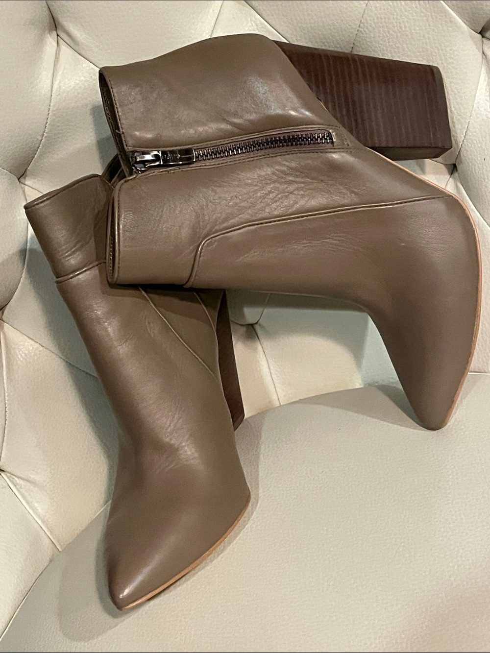 BCBGeneration Brown Leather Pointed-Toe Block Heel Ankle Boots 8.5